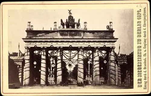 CdV Berlin Mitte, Siegeszug 1871, Einzug durch das Brandenburger Tor