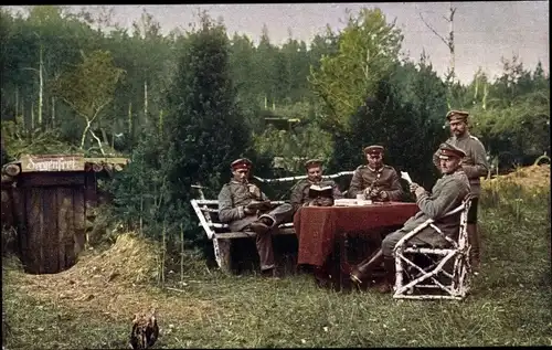 Ak Deutsche Soldaten lesen Bücher, Ein behagliches Plätzchen hinter der Front, I. WK