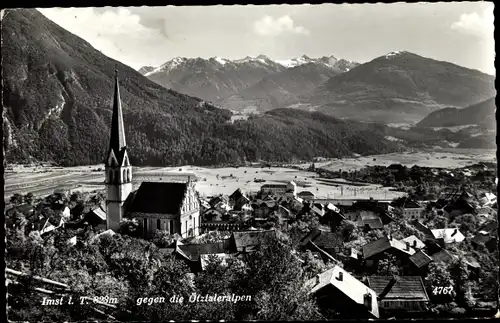Ak Imst in Tirol, Blick über die Dächer gegen die Ötztaleralpen
