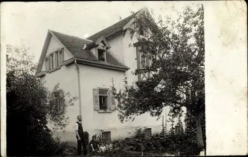 Foto Ak Reutlingen in Württemberg, Wohnhaus E. Aufrecht, Anwohner, Familie