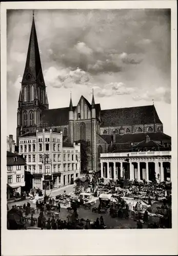 Ak Schwerin in Mecklenburg, Marktplatz, Dom