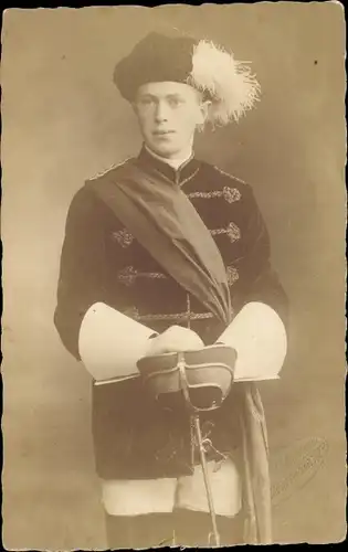 Studentika Foto Ak Burschenschaftler mit Schläger