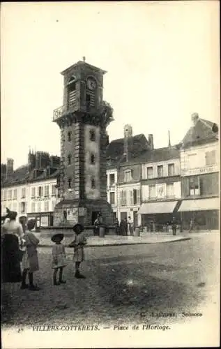 Ak Villers-Cotterêts Aisne, Place de l’Horloge