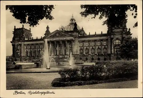 Ak Berlin Tiergarten, Reichstagsgebäude, Springbrunnen