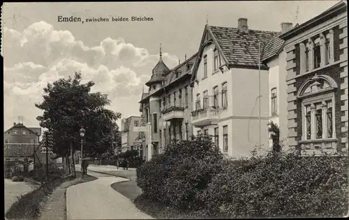 Ak Emden in Ostfriesland, Straßenpartie zwischen den Bleichen, Wohnhäuser