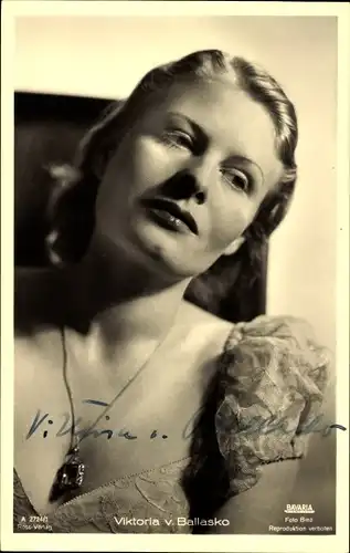 Ak Schauspielerin Viktoria von Ballasko, Portrait, Halskette, Ross Verlag A 2724 1, Autogramm