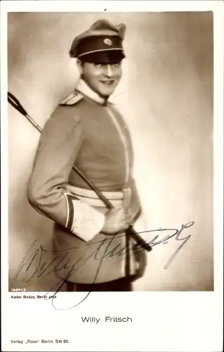 Ak Schauspieler Willy Fritsch, Portrait in Uniform, Ross Verlag 1824 2, Autogramm