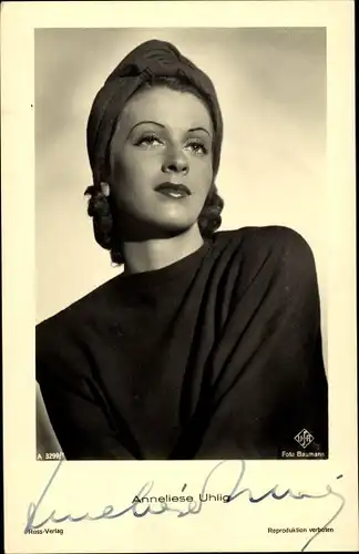 Ak Schauspielerin Anneliese Uhlig, Portrait mit Turban, Ross Verlag A 3299 1, Autogramm