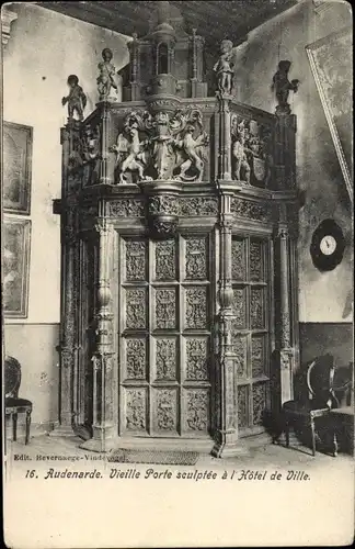 Ak Oudenaarde Oudenaarde Ostflandern, Alte geschnitzte Tür am Rathaus