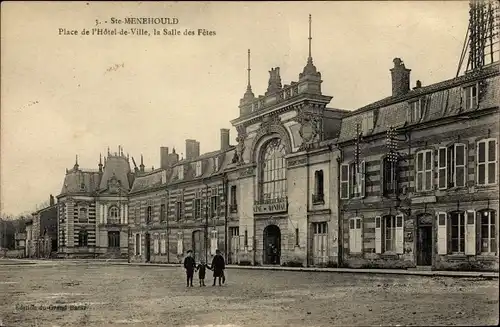 Ak Sainte Menehould Marne, Place de l’Hotel de Ville, Salle des Fetes