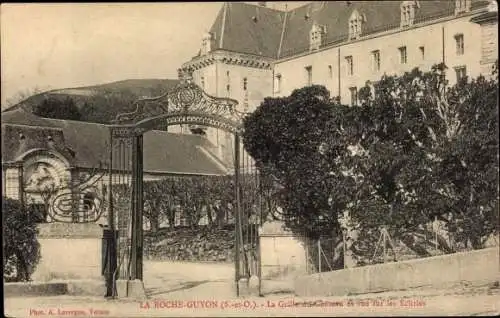 Ak La Roche Guyon Val d’Oise, Schloss, Eingangstor, les Ecuries