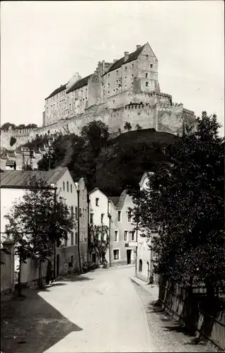 Foto Ak Burghausen im Kreis Altötting Oberbayern, Blick hoch zur Burg