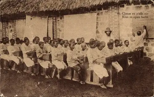 Ganzsachen Ak Lubumbashi Elisabethville DR Kongo Zaire, Klassenzimmer im Freien