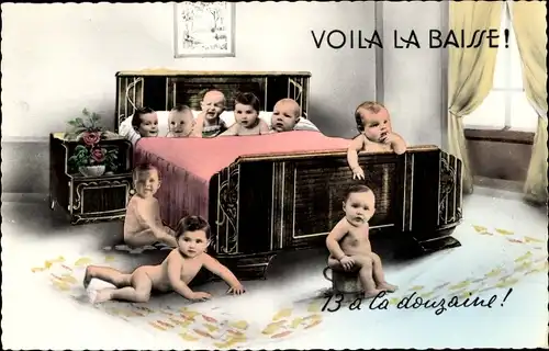 Ak Babys im Schlafzimmer, Bett, Fotomontage