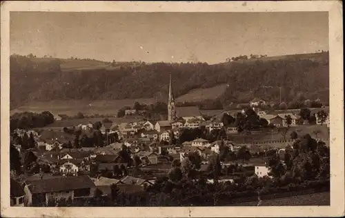 Ak Siegsdorf in Oberbayern, Hochberg, Gesamtansicht, Kirche