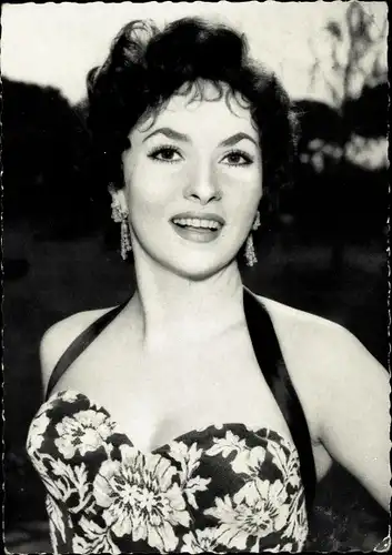 Ak Schauspielerin Gina Lollobrigida, Portrait