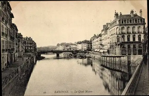 Ak Bayonne Pyrénées Atlantiques, Le Quai Mayou