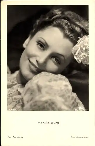 Ak Schauspielerin Monika Burg, Portrait