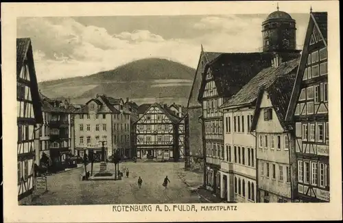 Ak Rotenburg an der Fulda, Marktplatz, Fachwerkhäuser