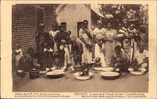 Ak Kisantu RD Kongo Zaire, Mission der RRPP-Jesuiten in Kwango, Babys in der Badewanne