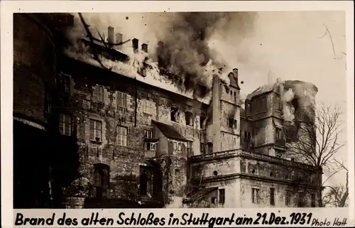 Foto Ak Stuttgart in Württemberg, Brand des alten Schlosses 1931