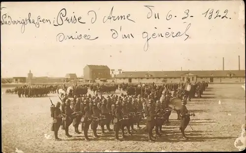 Foto Ak Ludwigshafen am Rhein, französische Soldaten in Formation