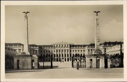 Ak Wien 13 Hietzing Österreich, Schönbrunn, Haupttor, Säulen