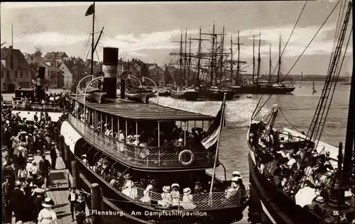 Ak Flensburg in Schleswig Holstein, Partie am Dampfschiffpavillon, Salondampfer