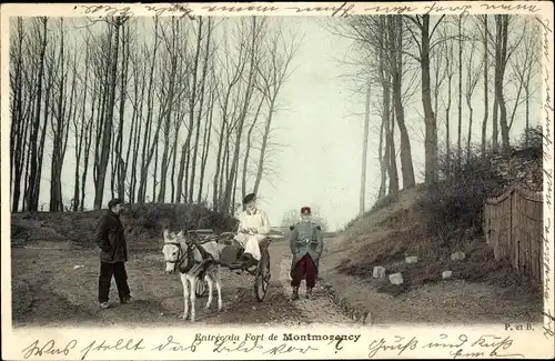 Ak Montmorency Aube, Eingang zur Festung, Eselkutsche