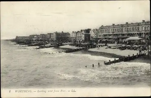 Ak Worthing West Sussex England, Blick vom Pier, Strand