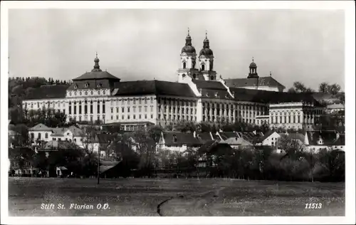 Ak St. Florian in Oberösterreich, Blick auf den Ort mit Kloster