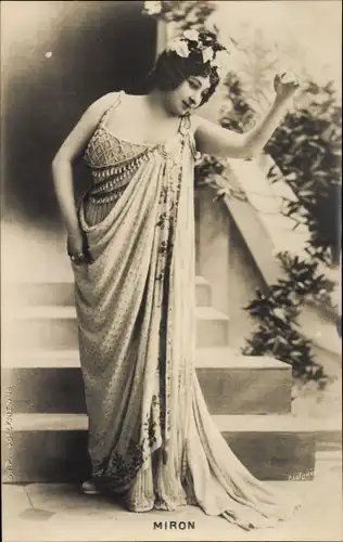 Ak Variete Künstlerin Miron, Standportrait, Reutlinger