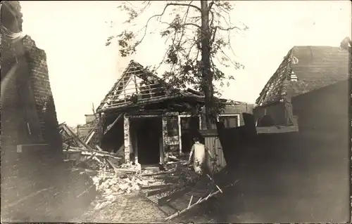 Foto Ak Borculo Gelderland, Gebäuderuinen, Kriegszerstörung