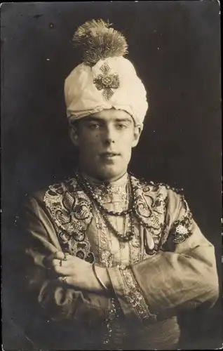 Foto Ak Indien, Rajah von Rajapur 1924, Portrait