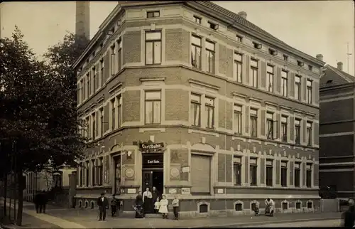 Foto Ak Magdeburg an der Elbe, Eckgebäude, Geschäft Carl Suhr