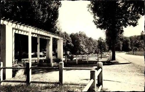 Ak Bains les Bains Vosges, eine Pergola im Park