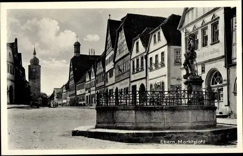 Ak Ebern in Unterfranken, Marktplatz, Brunnen