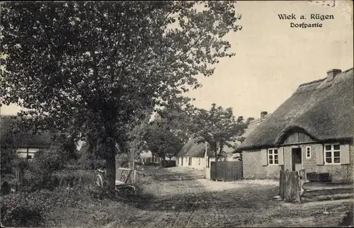 Ak Wiek auf Rügen, Straße, Wohnhäuser