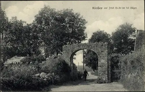 Ak Kloster Insel Hiddensee in der Ostsee, Torbogen