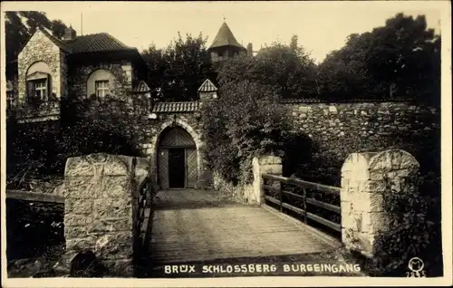 Foto Ak Brüx in Nordböhmen, Schlossburg Burgeingang