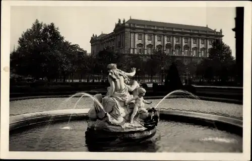 Ak Wien 1 Innere Stadt, Neue Burg, Springbrunnen