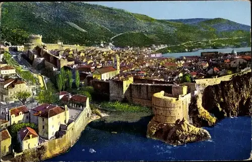 Ak Dubrovnik Ragusa Kroatien, Totalansicht der Stadt, Stadtmauern