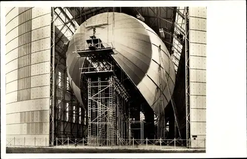 Ak Zeppelin Luftschiff LZ 129 Hindenburg in Bau, Luftschiffhalle