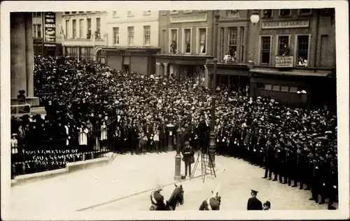 Foto Ak Zuschauer, Krönung König Georg V von Großbritannien 1910