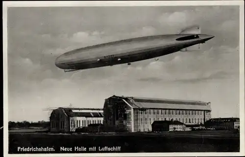 Ak Friedrichshafen am Bodensee, Luftschiff LZ 127 Graf Zeppelin über der Halle