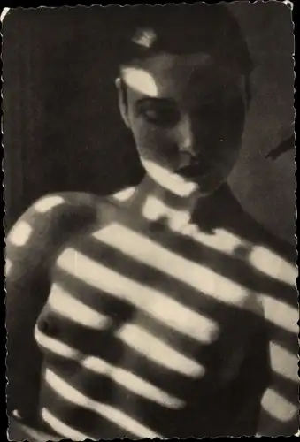 Foto Frauenakt, nackte Frau, Busen, 1959