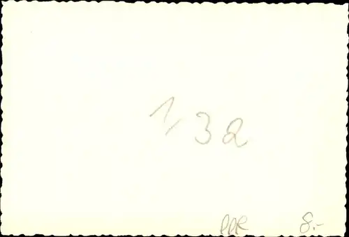 Foto Frauenakt, stehende nackte Frau, Busen