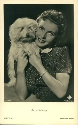 Ak Schauspielerin Karin Hardt, Portrait mit Hund, Ross A 2540/1