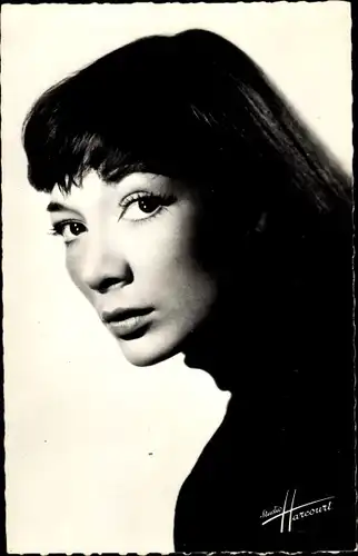 Ak Sängerin und Schauspielerin Juliette Greco, Portrait