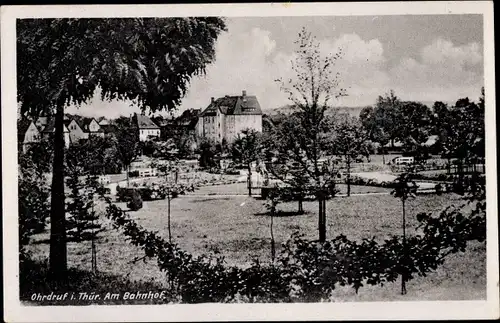 Ak Ohrdruf in Thüringen, am Bahnhof, Park